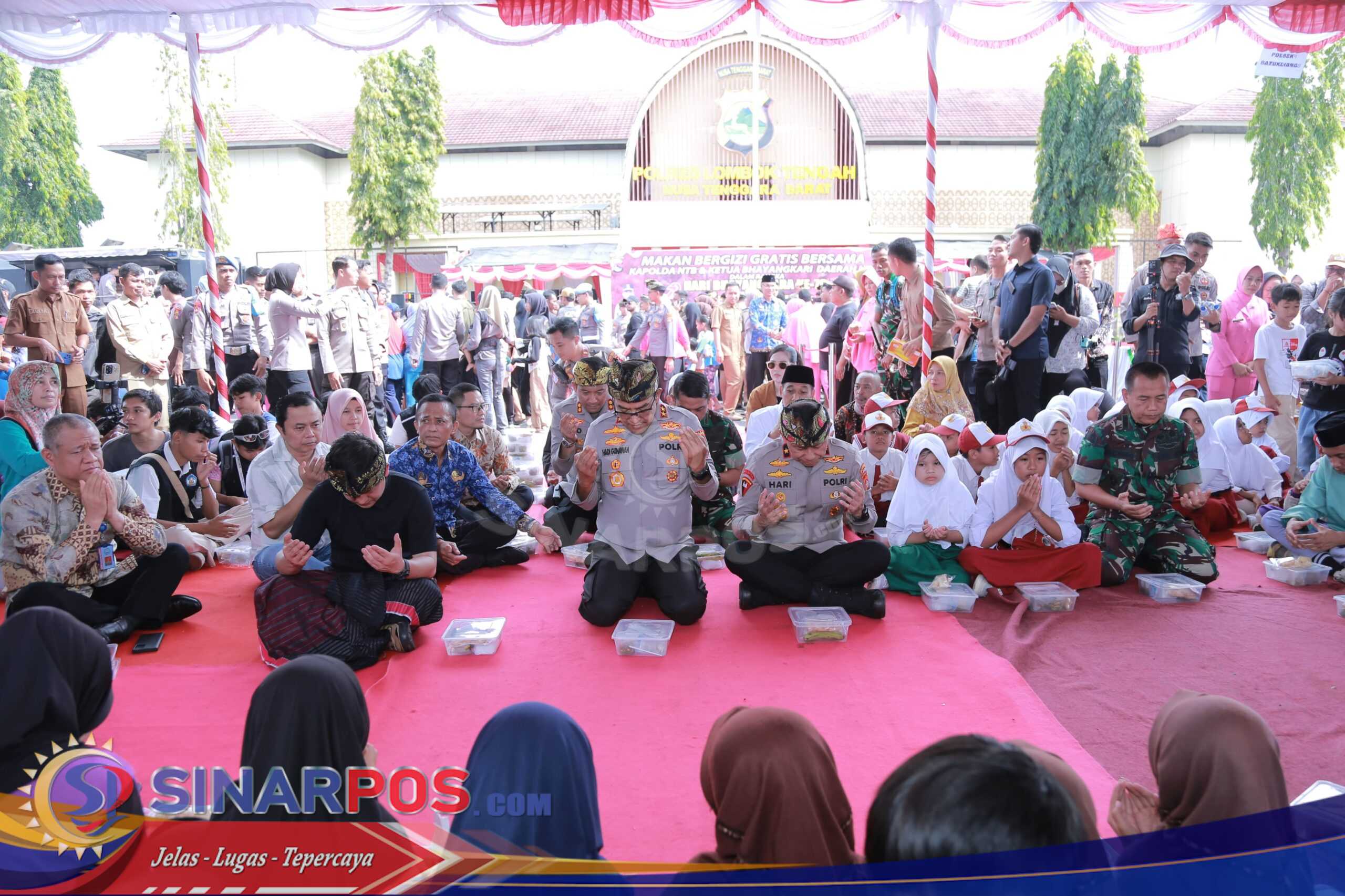 Sambut Hari Bhayangkara ke-79, Kapolda NTB Cicipi MBG di Polres Lombok Tengah Sambut Hari Bhayangkara ke-79, Kapolda NTB Cicipi MBG di Polres Lombok Tengah