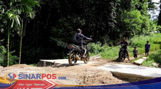 Pekon Penyandingan Kecamatan Bangkunat Bangun Gorong-gorong Penghubung Akses Utama Warga