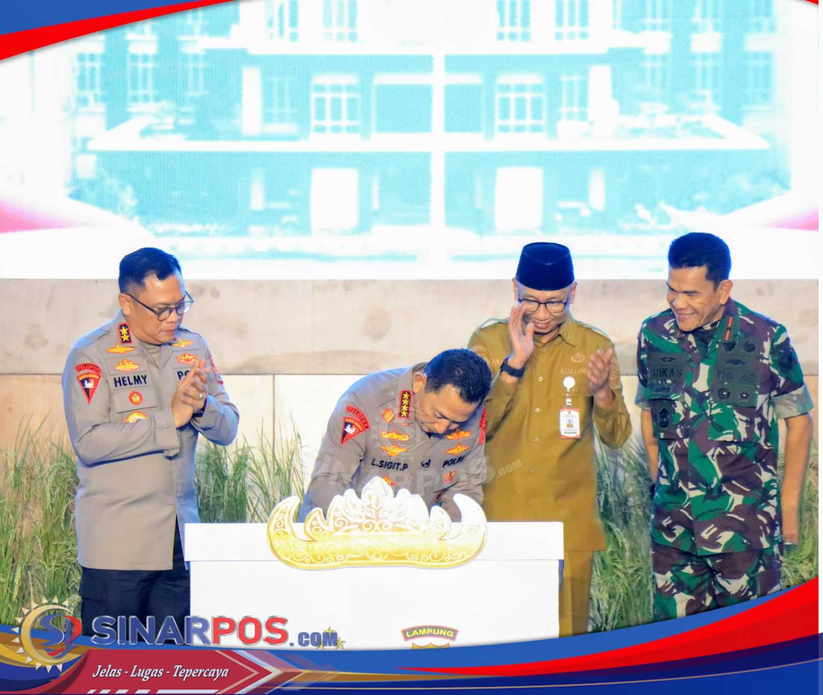 Kapolri Resmikan Gedung Baru Polda Lampung, Tingkatkan Kualitas Pelayanan Kapolri Resmikan Gedung Baru Polda Lampung, Tingkatkan Kualitas Pelayanan