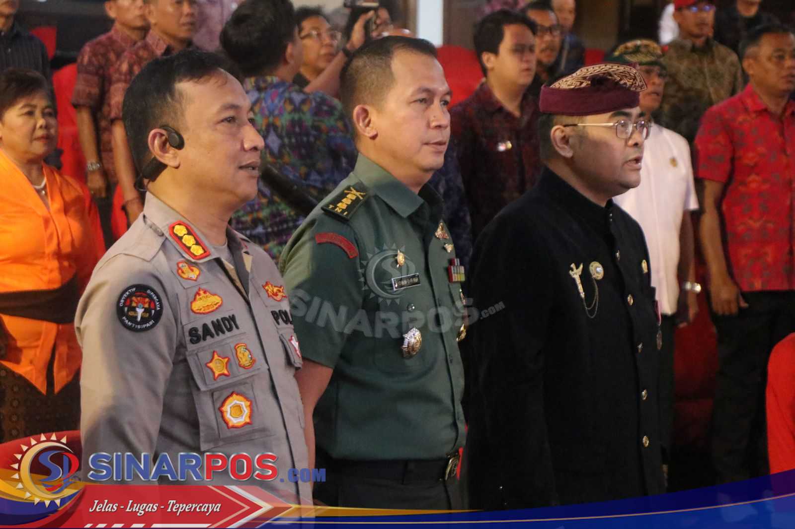 Kabid Humas Polda Bali Hadiri Pelantikan dan Pengukuhan Pengurus PWI dan IKWI Provinsi Bali Kabid Humas Polda Bali Hadiri Pelantikan dan Pengukuhan Pengurus PWI dan IKWI Provinsi Bali