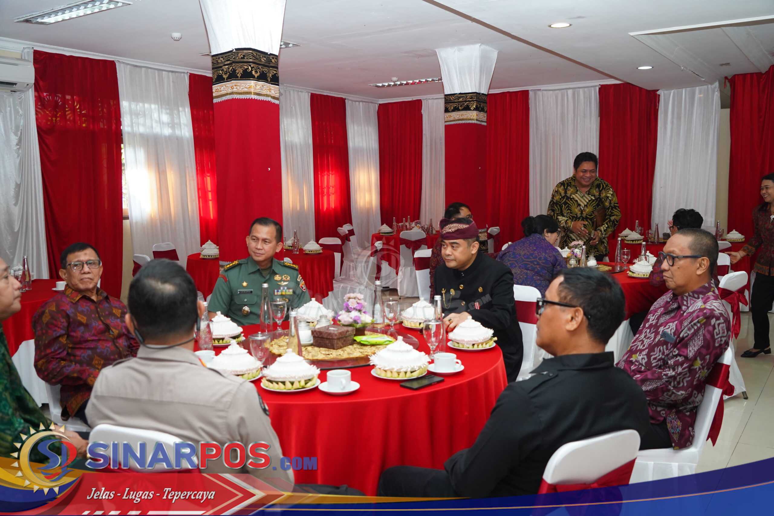 Pengurus PWI Bali Dilantik, Kapendam IX/UDY Dorong Sinergi Informasi yang Kuat dan Positif Pengurus PWI Bali Dilantik, Kapendam IX/UDY Dorong Sinergi Informasi yang Kuat dan Positif