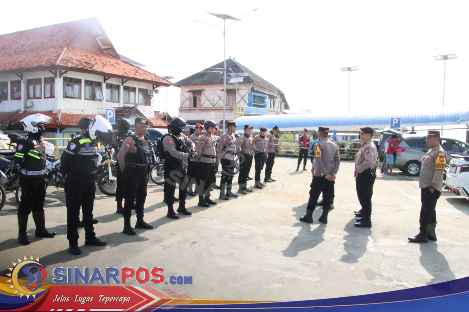 Polres Sumenep Laksanakan Apel Keberangkatan Patroli Safari Kepulauan di Pelabuhan Kalianget Polres Sumenep Laksanakan Apel Keberangkatan Patroli Safari Kepulauan di Pelabuhan Kalianget