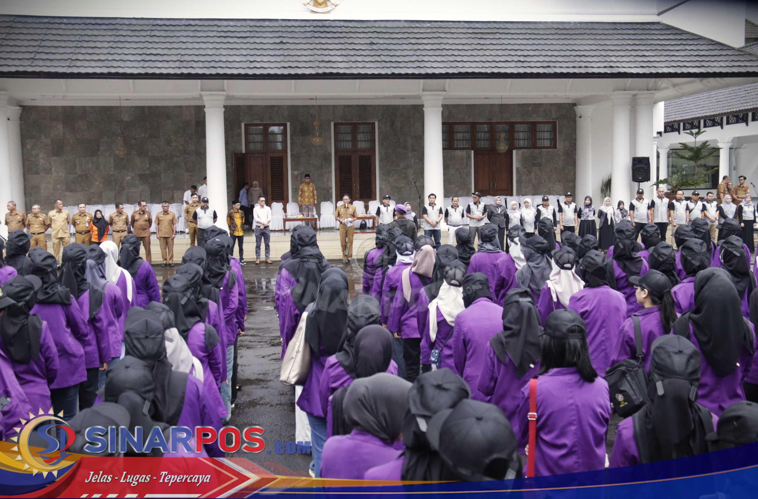 KKN Unigal 2025 Dimulai, Mahasiswa Didorong Jadi Representasi Kampus di Masyarakat KKN Unigal 2025 Dimulai, Mahasiswa Didorong Jadi Representasi Kampus di Masyarakat
