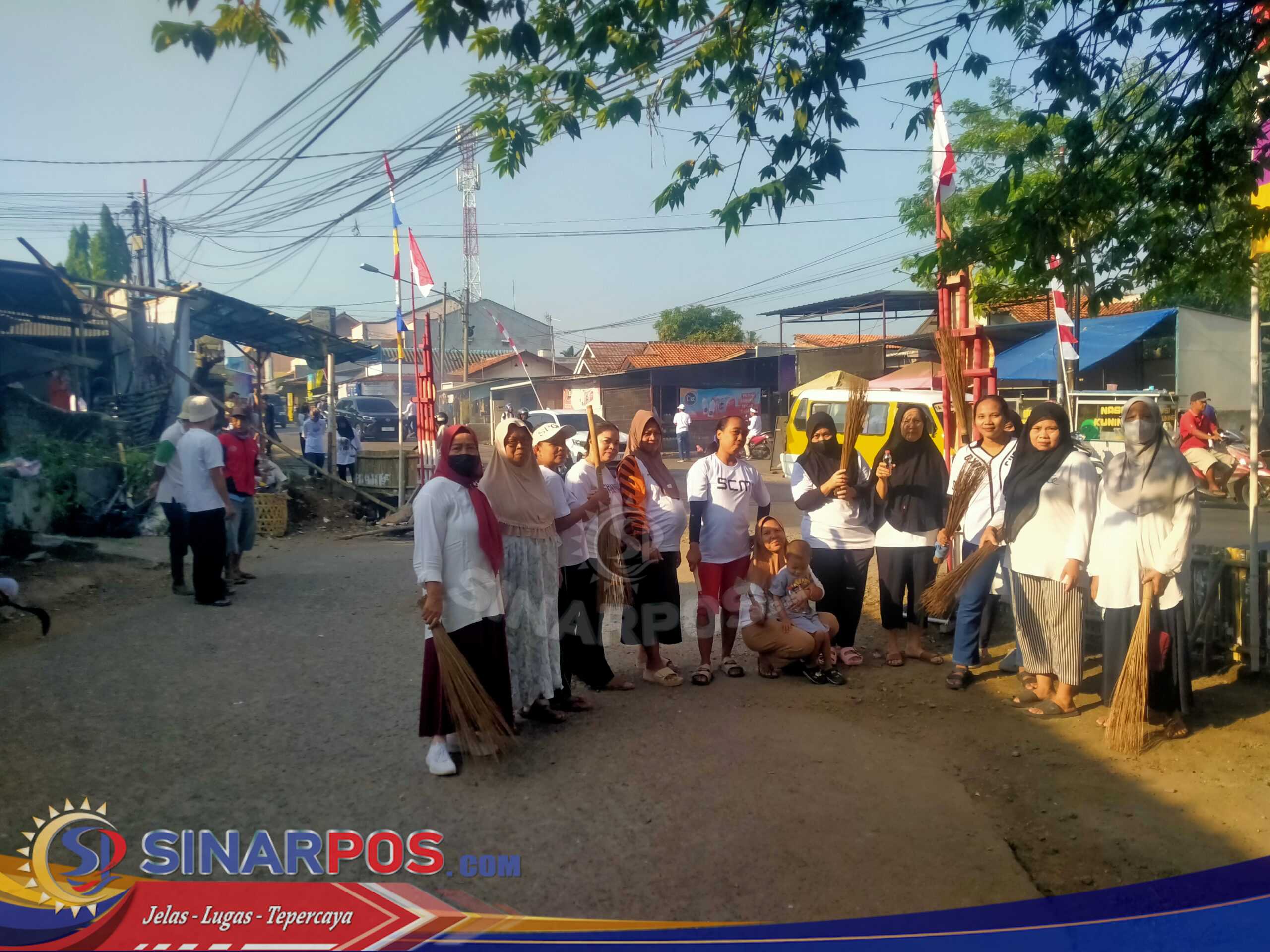 Ribuan Warga Desa Bunder Purwakarta Antusias ikuti “Ngosrek” Bareng Ribuan Warga Desa Bunder Purwakarta Antusias ikuti “Ngosrek” Bareng