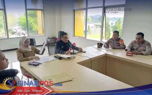 Sekda Pimpin Rapat Pembentukan Satgas Pemberantasan Premanisme Sekda Pimpin Rapat Pembentukan Satgas Pemberantasan Premanisme