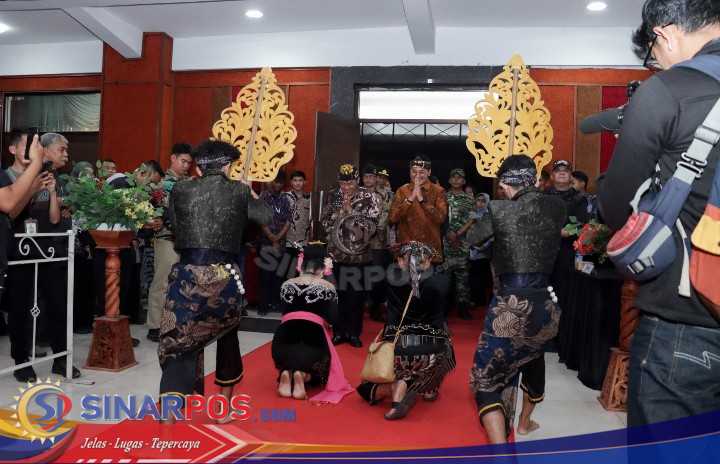 Pasanggiri Kreasi Mapag Panganten Sunda Ke V Se – Jawa Barat Pasanggiri Kreasi Mapag Panganten Sunda Ke V Se – Jawa Barat