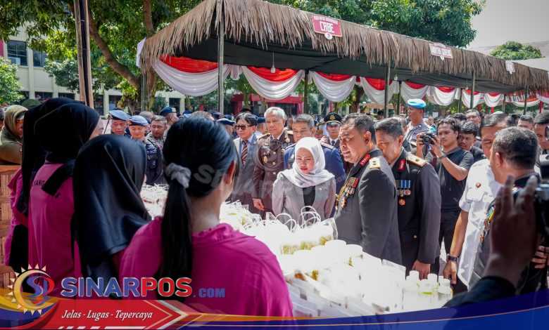 Meriahkan HUT Bhayangkara ke-79, Polda Sumut Gelar Pasar Murah dan Sajikan Kuliner Gratis untuk Warga Meriahkan HUT Bhayangkara ke-79, Polda Sumut Gelar Pasar Murah dan Sajikan Kuliner Gratis untuk Warga