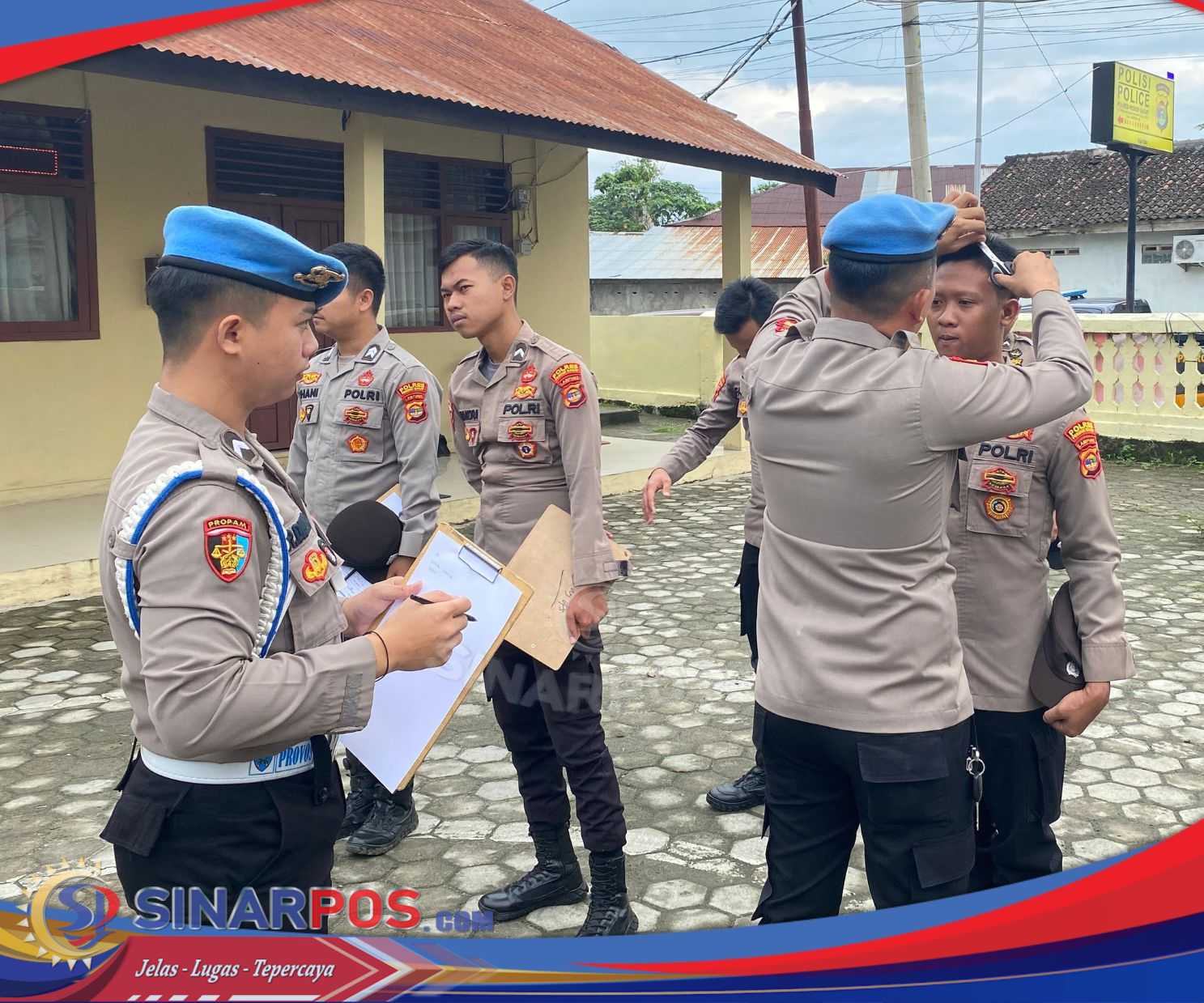 Sie Propam Polres Pesisir Barat Laksanakan Gatiblin Sebagai Bentuk Pengawasan Rutin Kepada Anggota Sie Propam Polres Pesisir Barat Laksanakan Gatiblin Sebagai Bentuk Pengawasan Rutin Kepada Anggota