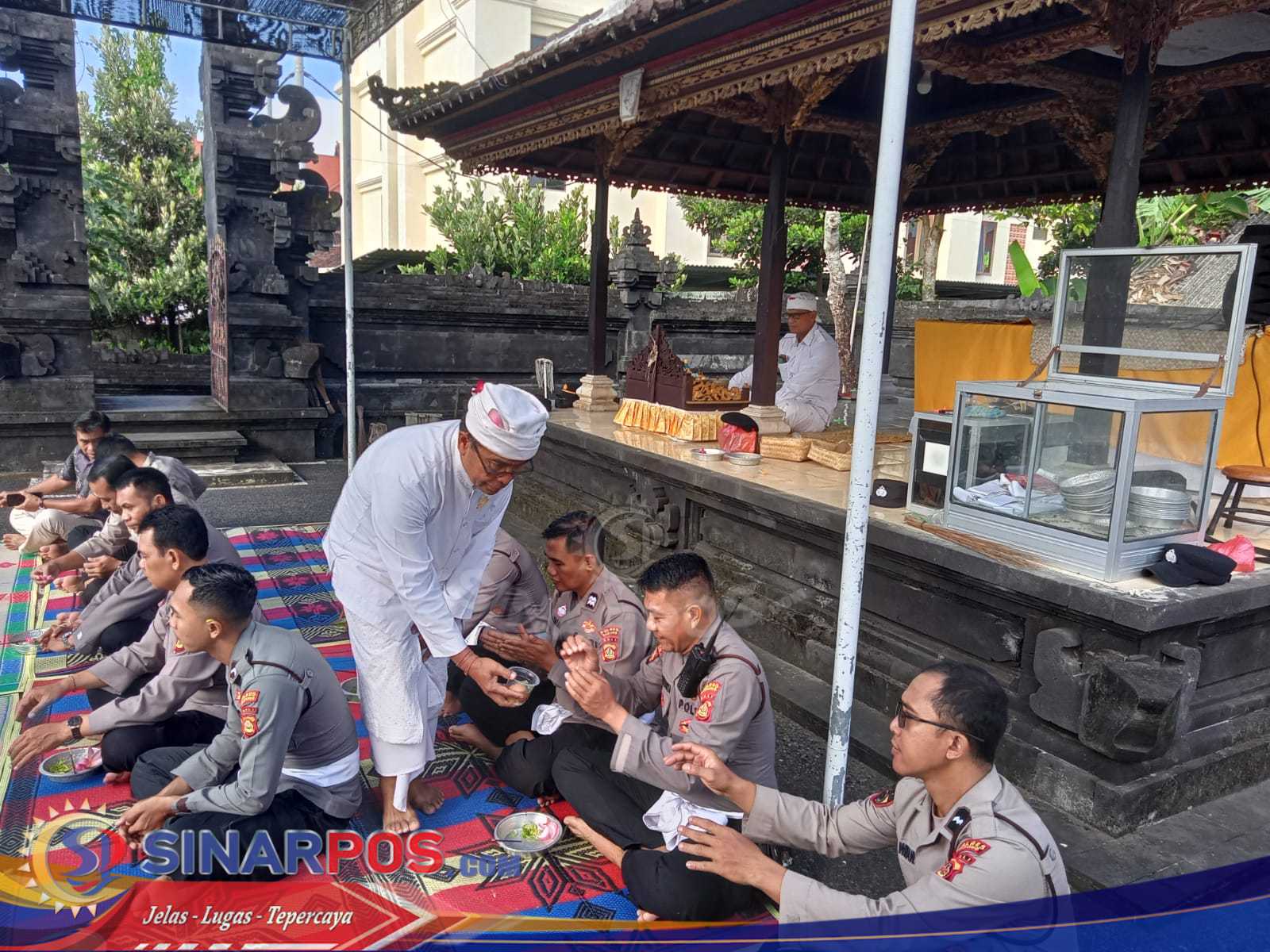 Wujud Srada Bhakti, Personil Umat Hindu Polres Badung Sembahyang Bersama Rahina Purnama