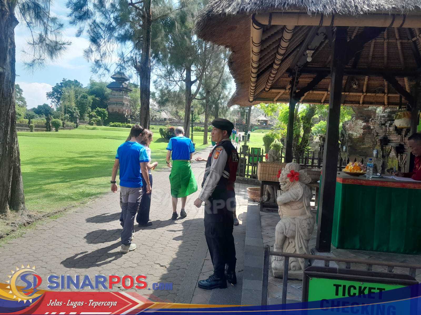 Kamtibmas Unit Samapta Polsek Mengwi Patroli Dialogis di Kawasan Obyek Wisata Kamtibmas Unit Samapta Polsek Mengwi Patroli Dialogis di Kawasan Obyek Wisata