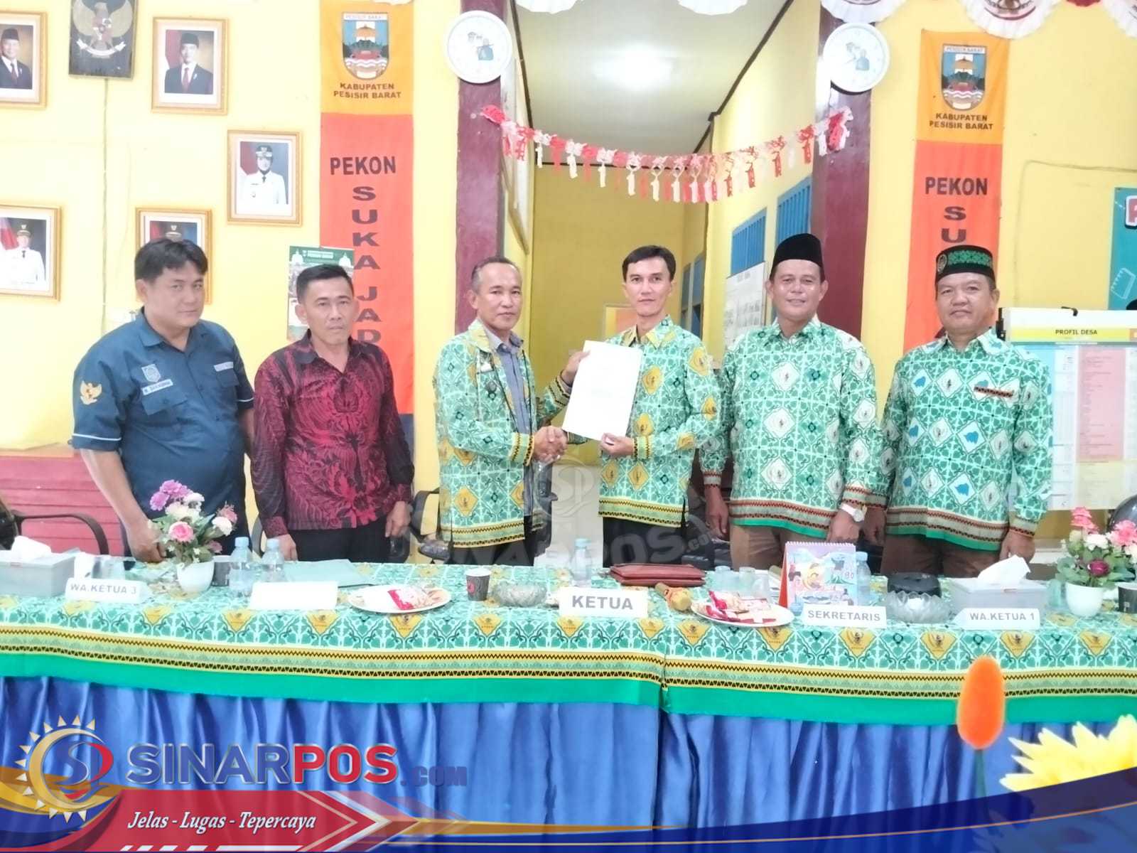 Dilantik Sebagai Pjs Ketua Apdesi Kabupaten Pesibar; Edison Surya Siap Emban Amanah Dilantik Sebagai Pjs Ketua Apdesi Kabupaten Pesibar; Edison Surya Siap Emban Amanah