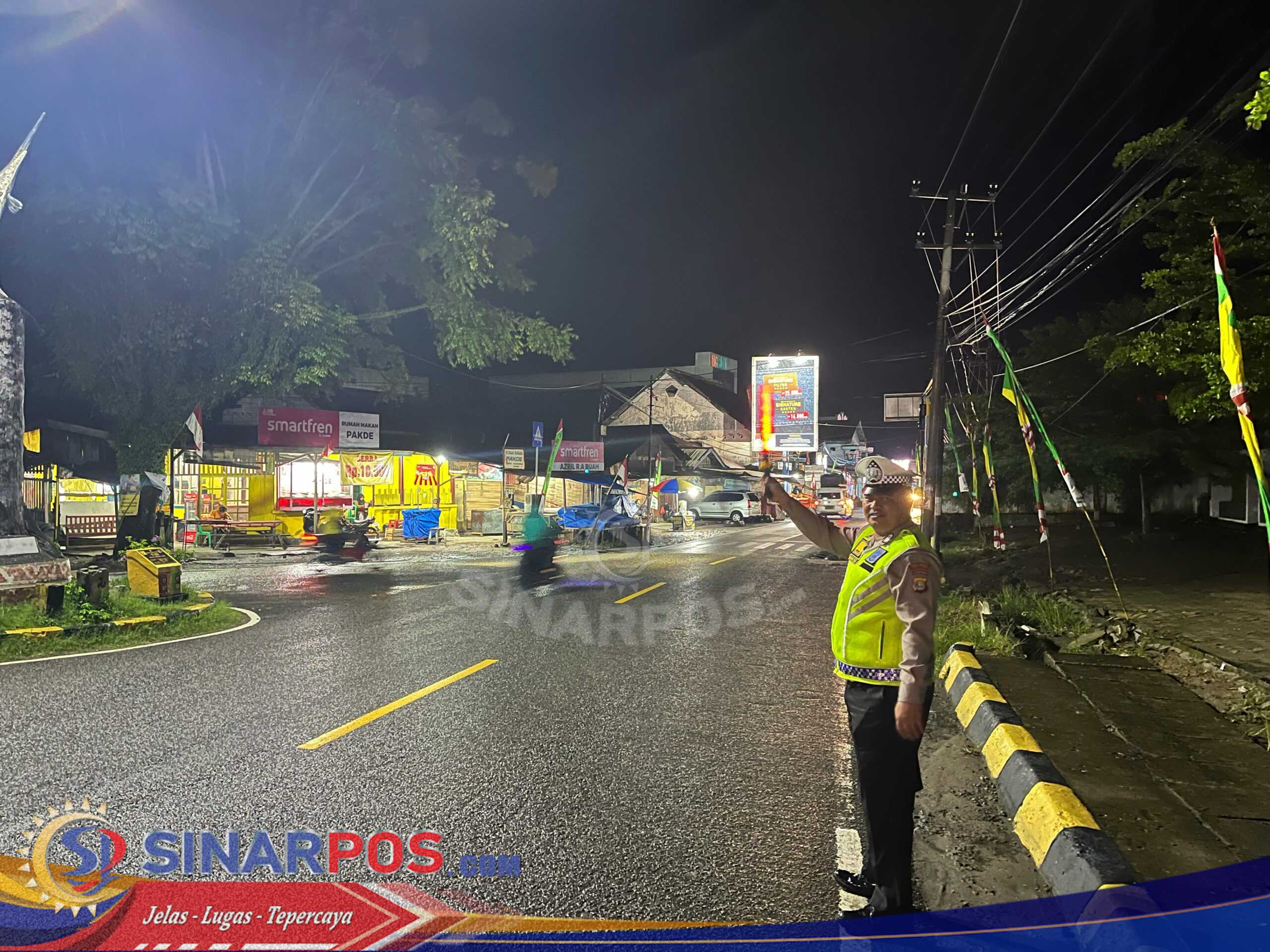 Sat lantas Polres Pesisir Barat Laksanakan Kegiatan Patroli Dialogis Sat lantas Polres Pesisir Barat Laksanakan Kegiatan Patroli Dialogis