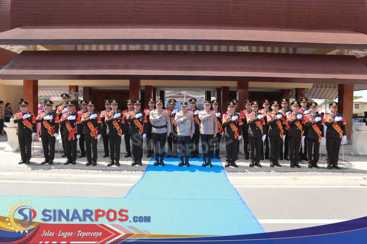 79 Purnawirawan Polri dan PNS Polda NTB Diwisuda, Kapolda: “Loyalitas dan Integritas Anda Teladan Bagi Kami”