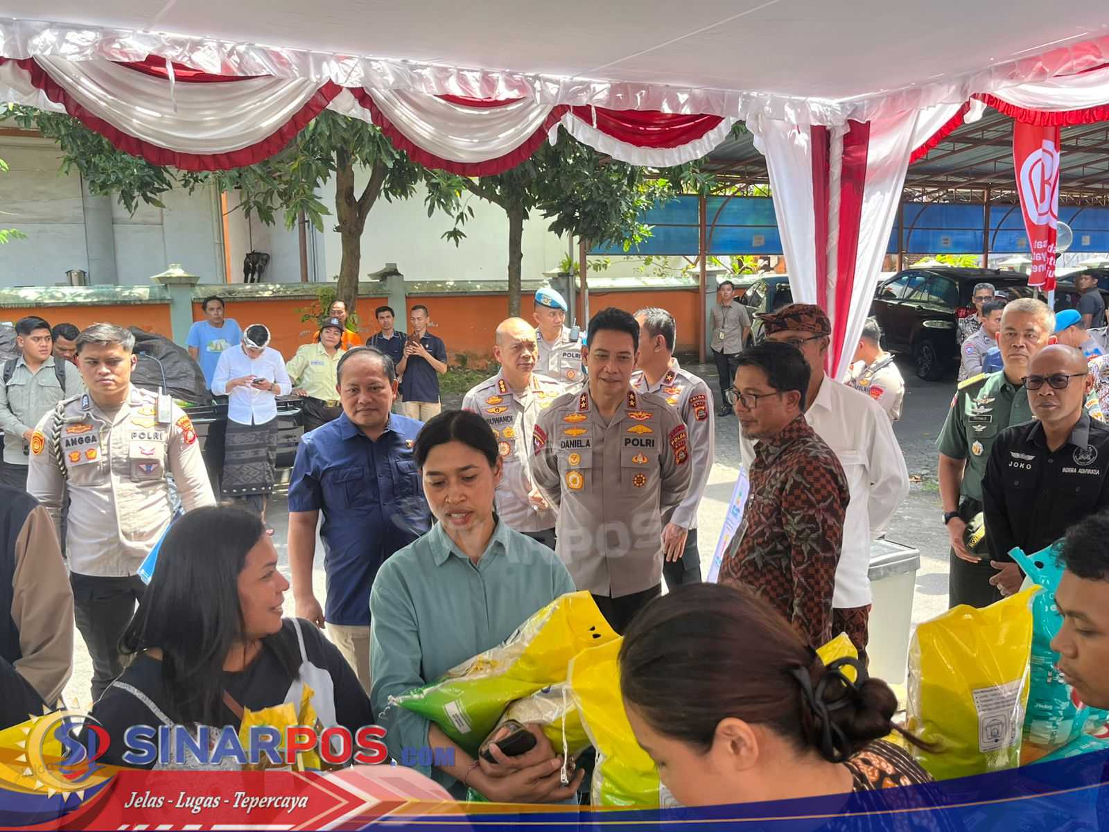 Kapolda Bali Launching Gerakan Pangan Murah (GPM) Secara Serentak di Kantor Bulog Bali