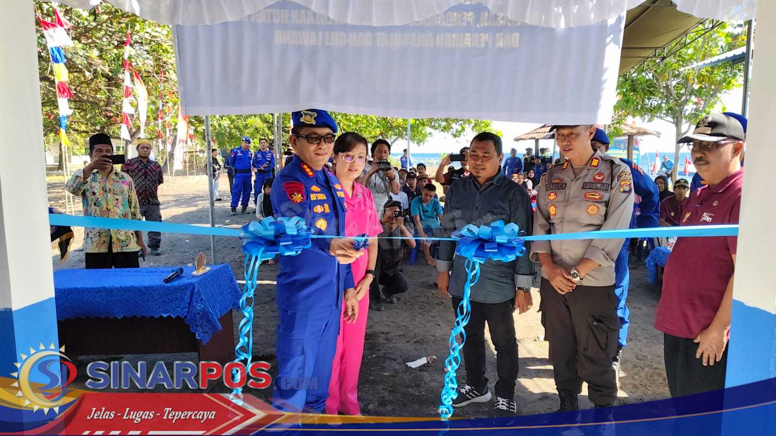 Resmikan Pos Terpadu, Direktur Polairud NTB Bawa Bantuan dan Layanan Kesehatan Gratis untuk Warga Pesisir