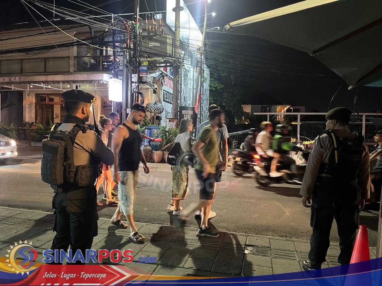 Polres Badung Terjunkan Unit Raimas Cegah Kejahatan di Obyek Wisata Polres Badung Terjunkan Unit Raimas Cegah Kejahatan di Obyek Wisata