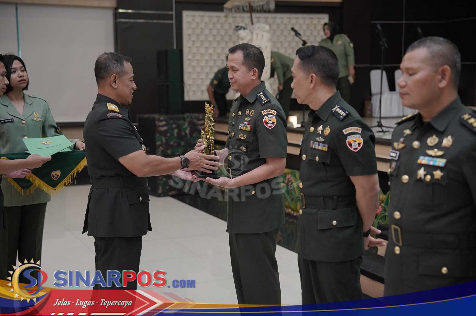 Kasdam IX/Udayana Pimpin Sertijab, Sejumlah Pejabat Kodam Resmi Berganti