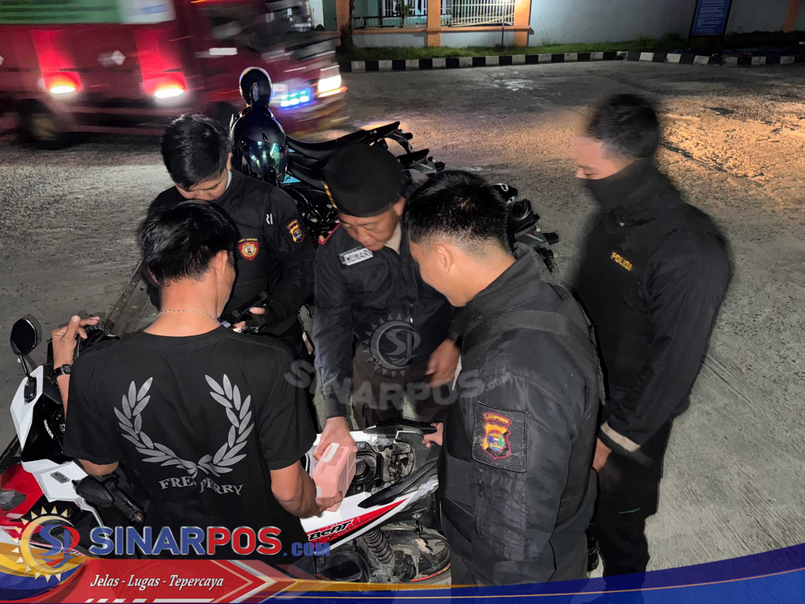 Sat Samapta Polres Pesisir Barat Laksanakan Patroli Malam, Ciptakan Situasi Kamtibmas Yang Aman