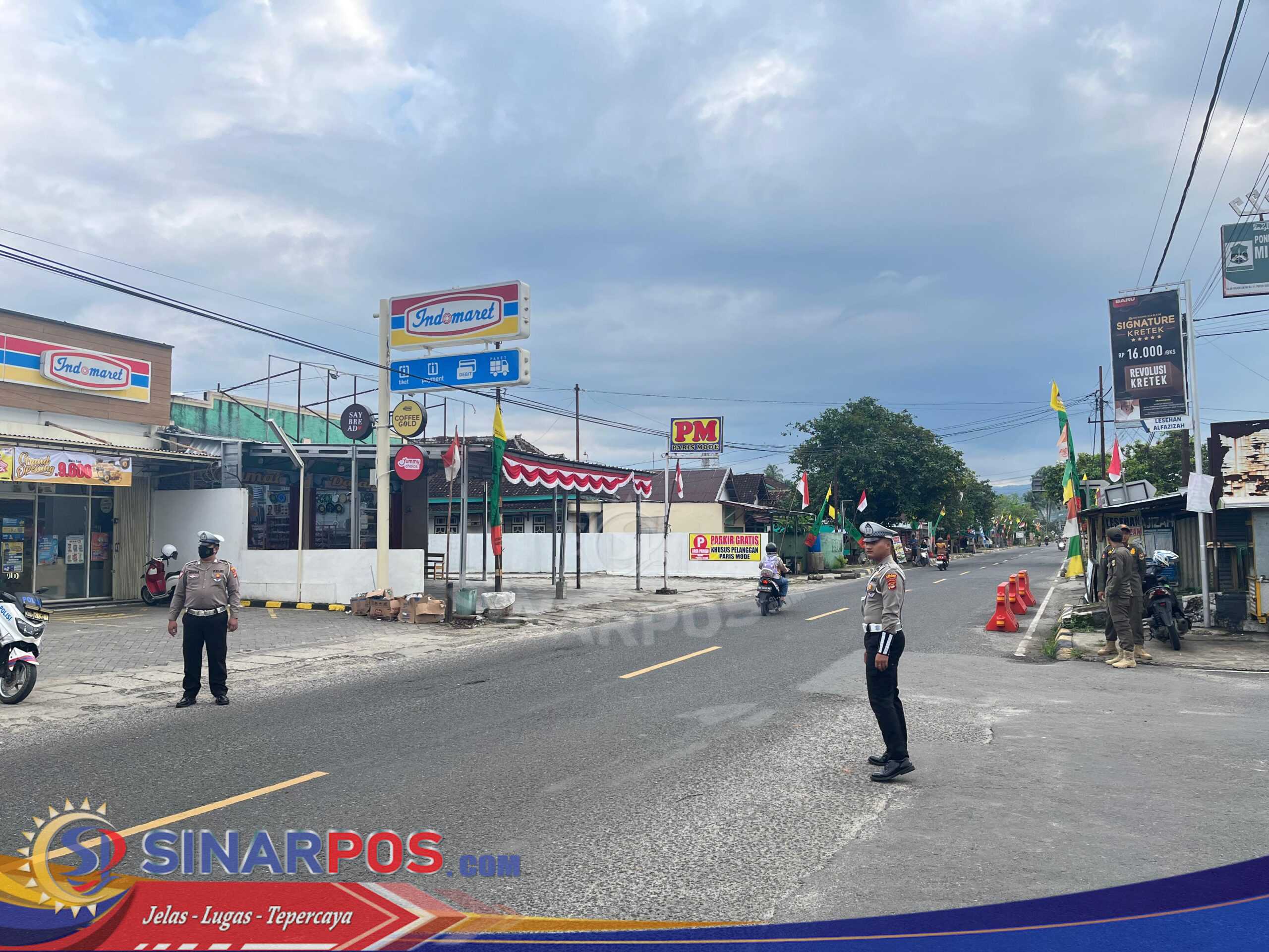 Antisipasi Kepadatan Kendaraan di Pagi Hari Sat Lantas Polres Pesisir Barat Gelar PAM Rawan Pagi Antisipasi Kepadatan Kendaraan di Pagi Hari Sat Lantas Polres Pesisir Barat Gelar PAM Rawan Pagi