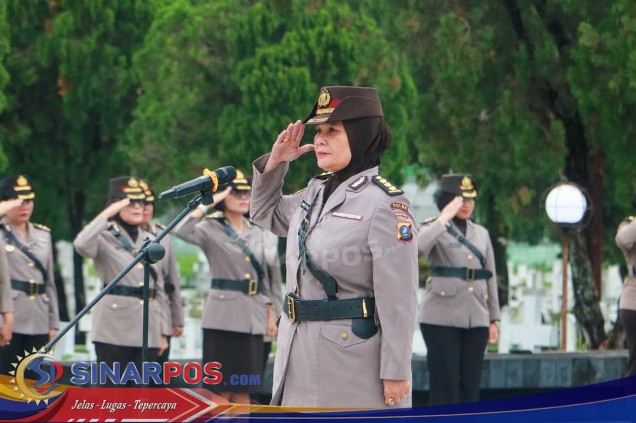 Polwan Polda Sumut Gelar Ziarah ke Taman Makam Pahlawan dalam Rangka Hari Jadi ke-77