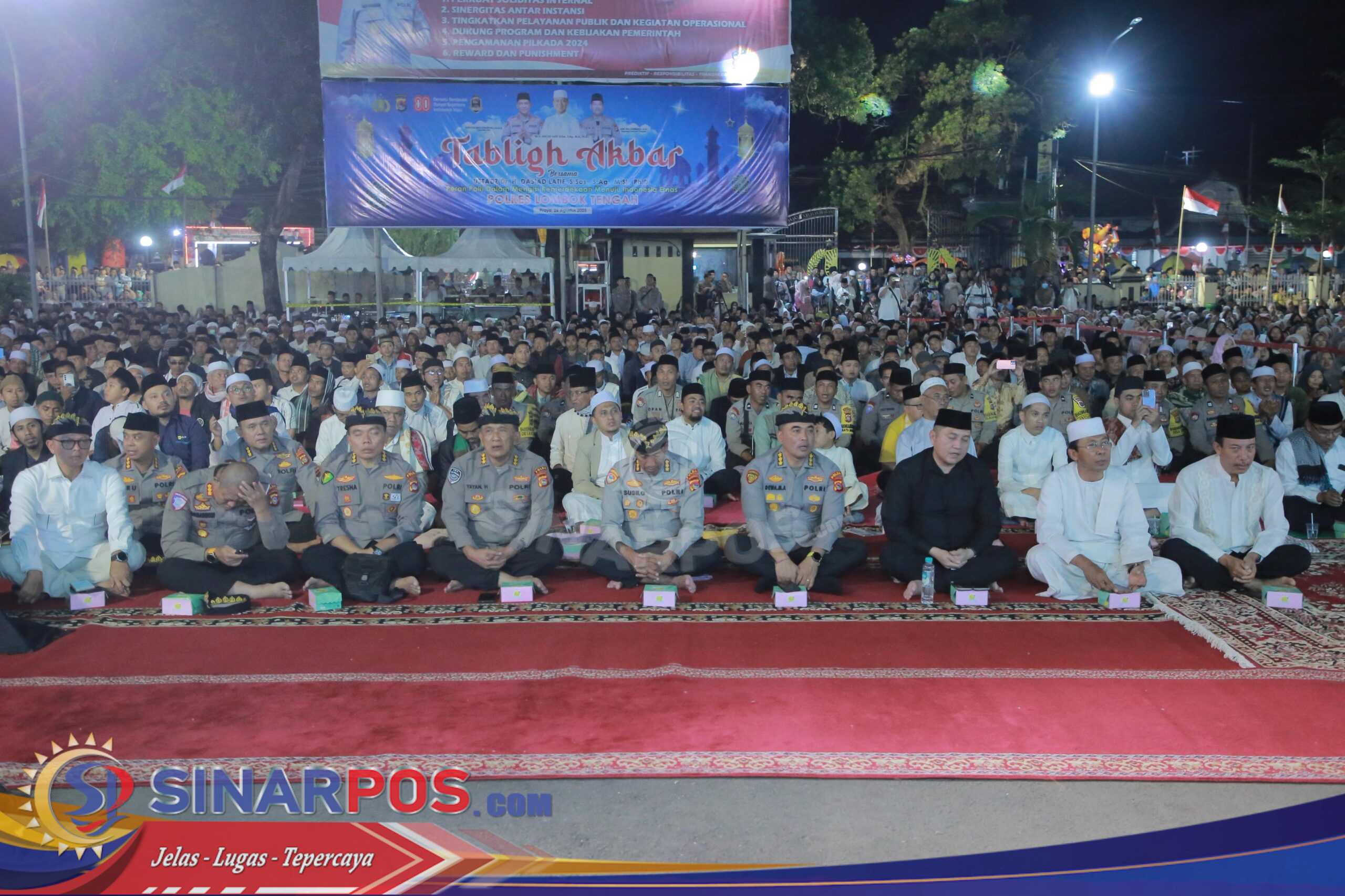 Kapolda NTB Hadiri Tabligh Akbar Peringatan HUT RI ke-80 di Lombok Tengah Kapolda NTB Hadiri Tabligh Akbar Peringatan HUT RI ke-80 di Lombok Tengah