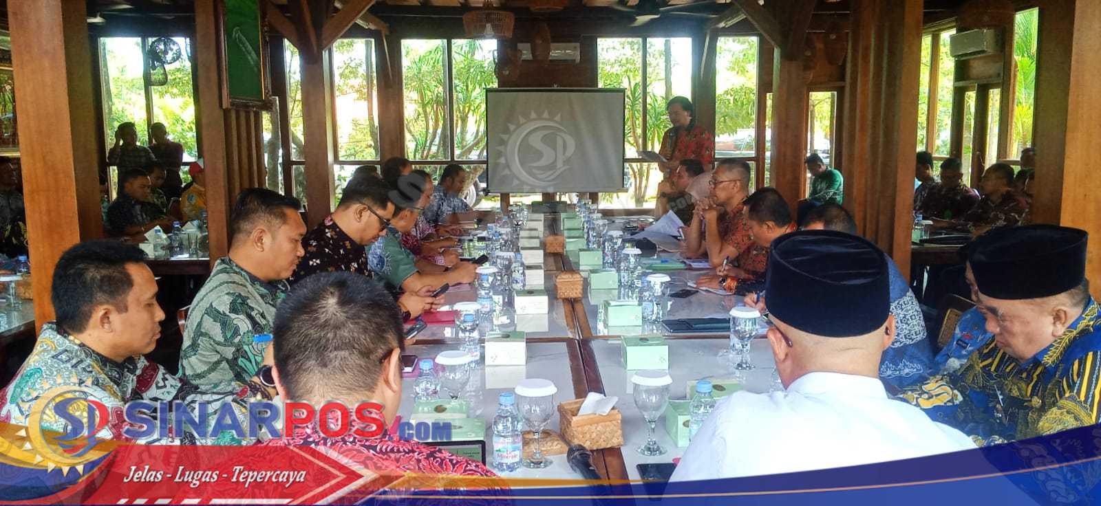 Bupati Parosil Minta Dukungan Kementerian PUPR Tangani Jalan Longsor di Mutar Alam: “Ini Tanggung Jawab Bersama”