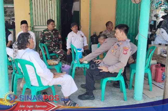 Kapolsek Klari Gelar Jumat Curhat, Kades Anggadita Mengapresiasi Kegiatan Yang Dilaksanakan Oleh Polsek Klari