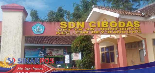 Diduga Wartawan Di Abaikan Kepala Sekolah Ketika Mau Konfirmasi Diduga Wartawan Di Abaikan Kepala Sekolah Ketika Mau Konfirmasi
