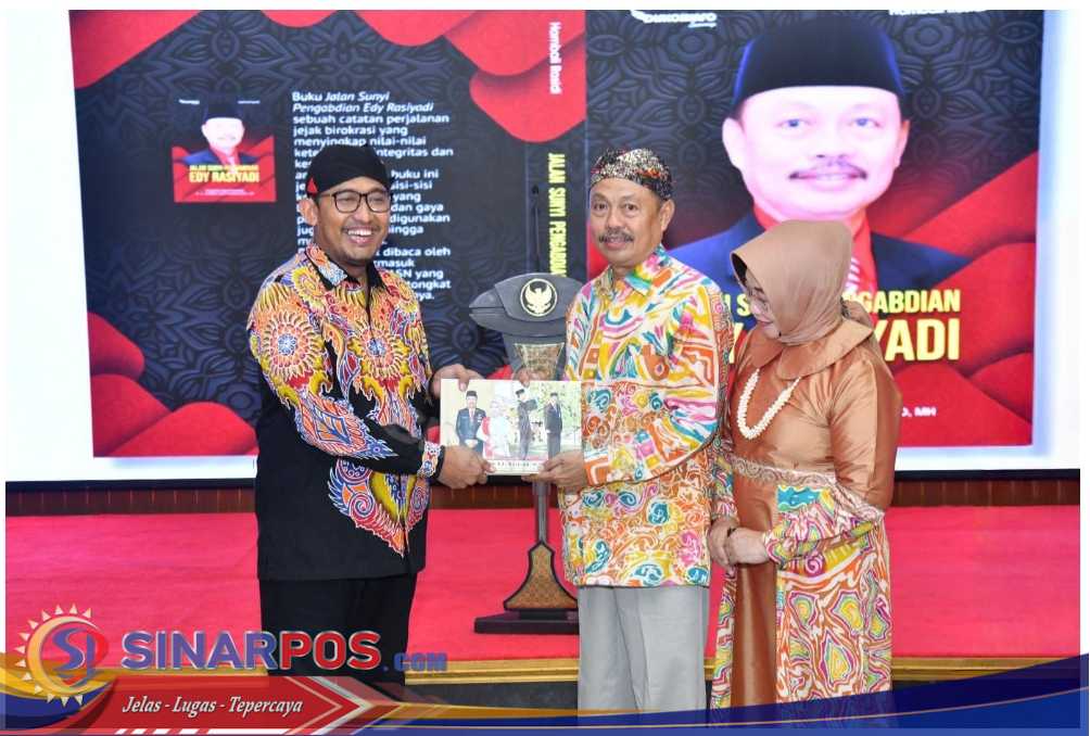 Pisah Kenang Diselenggarakan oleh Pemkab Sumenep sebagai Penghormatan kepada Sekda Edi Rasiyadi atas Pengabdiannya