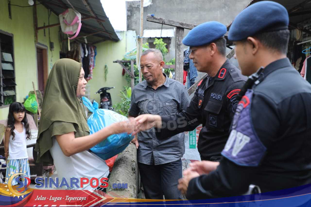 “Satuan Brimob Polda Sumut Hadirkan Senyum Warga Lewat Sembako Jumat Berkah”