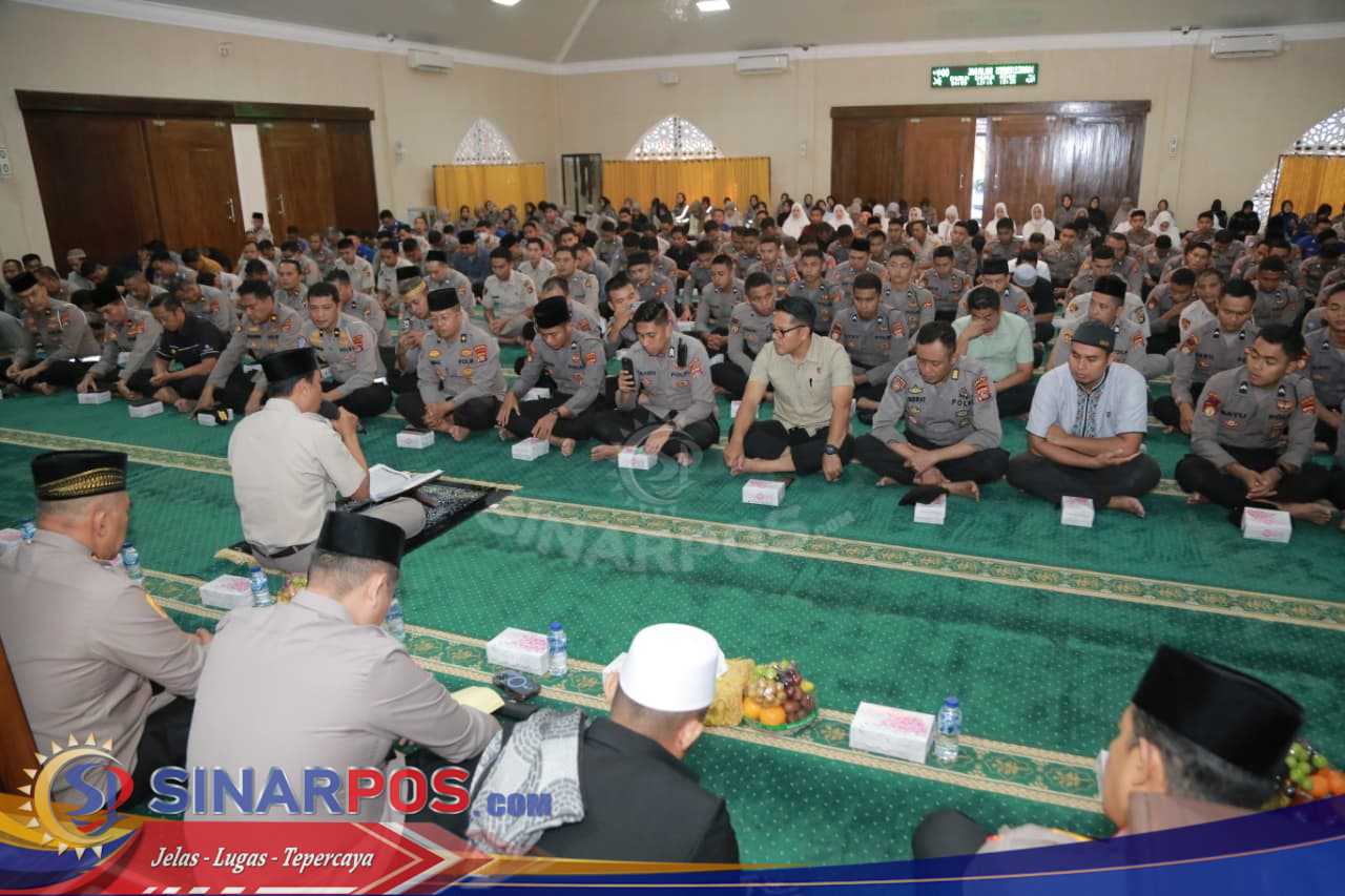 Polda NTB Gelar Maulid Nabi, Irjen Pol. Hadi Gunawan Ajak Personel Hidupkan Semangat Keteladanan Rasulullah Polda NTB Gelar Maulid Nabi, Irjen Pol. Hadi Gunawan Ajak Personel Hidupkan Semangat Keteladanan Rasulullah