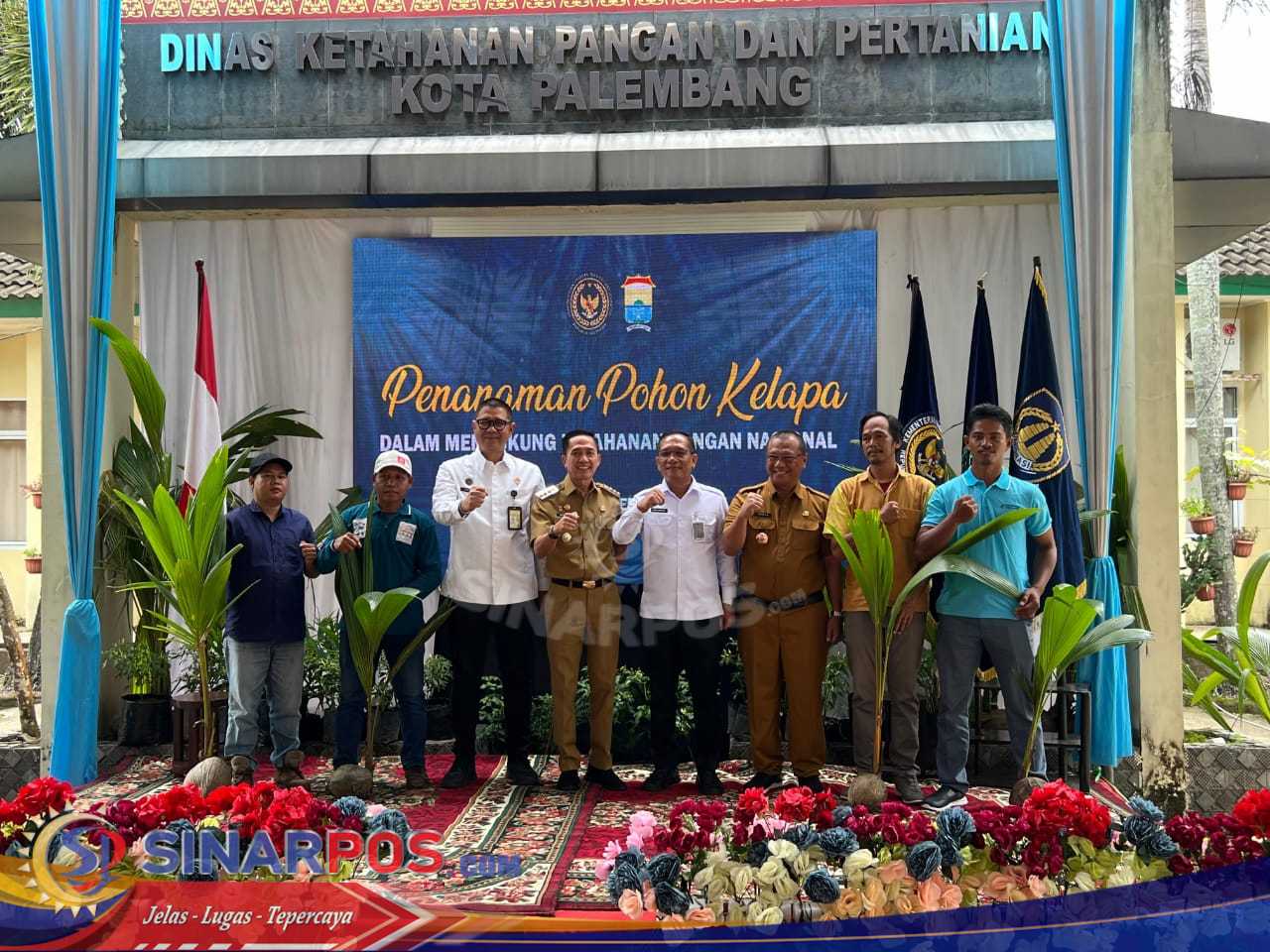 Lapas Kelas 1 Palembang Ikuti Penanaman Pohon Kelapa Serentak