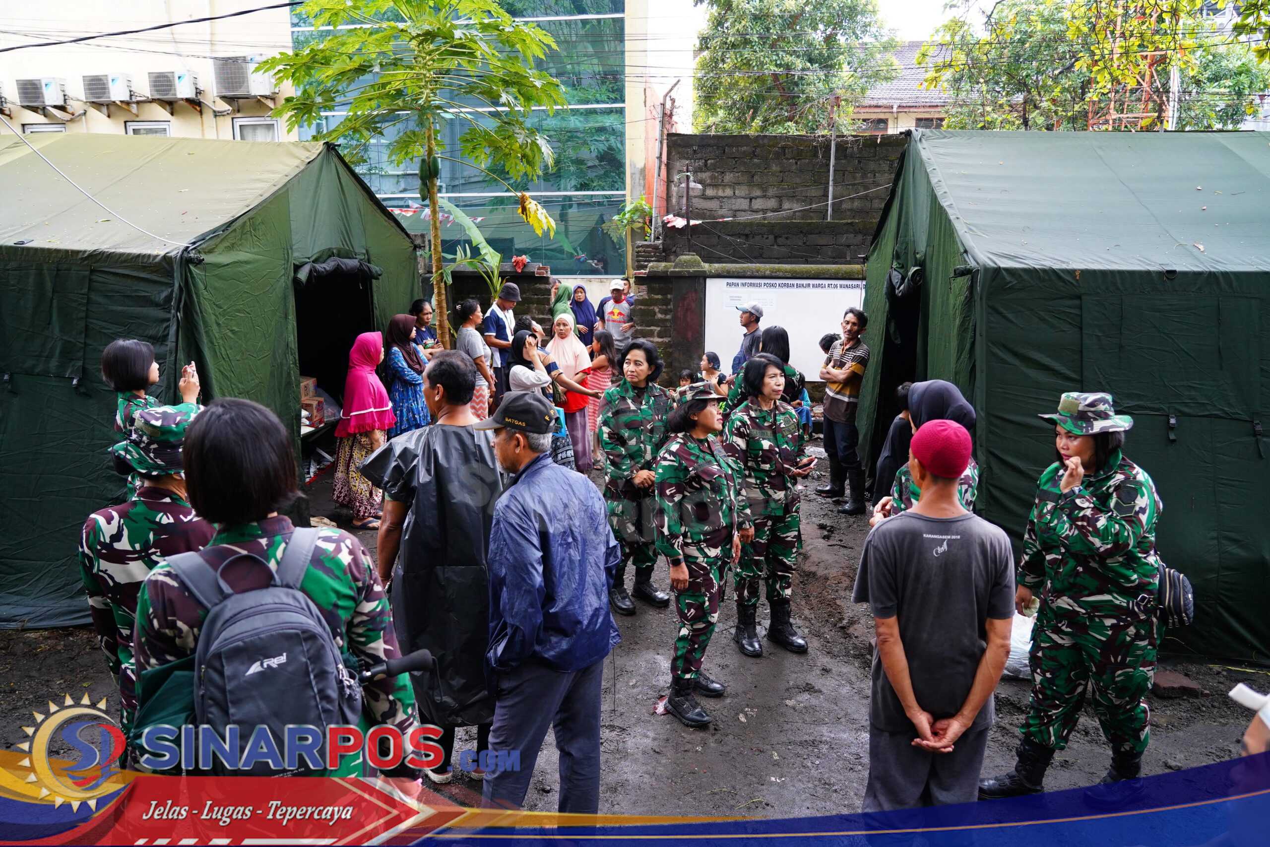 Kowad Kodam IX/Udayana Teguhkan Komitmen TNI AD Bersama Rakyat di Tengah Bencana Kowad Kodam IX/Udayana Teguhkan Komitmen TNI AD Bersama Rakyat di Tengah Bencana