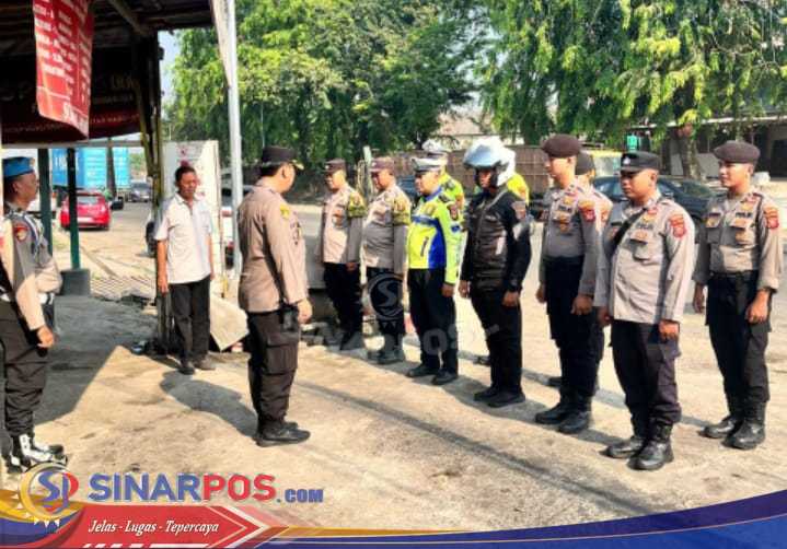 Hari Tani Nasional 2025, Kapolsek Klari Kembali Pimpin Apel Pam Keberangkatan Massa ke DPR RI‎