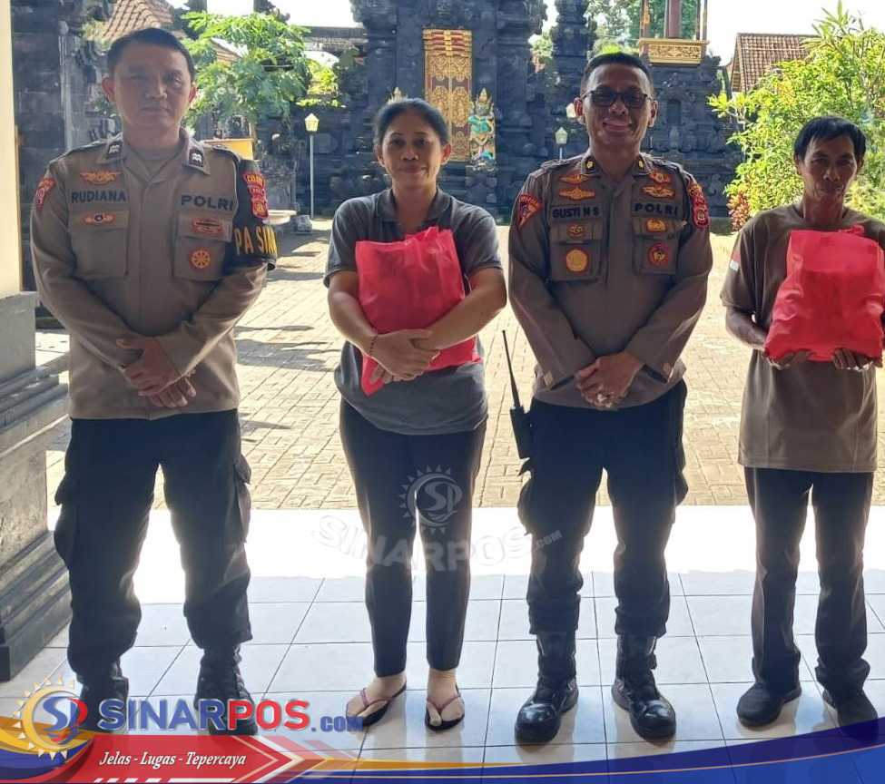 Sentuhan Polri di Hari Minggu, Bag Ops Polres Badung Kunjungi Pura Giri Catur Loka