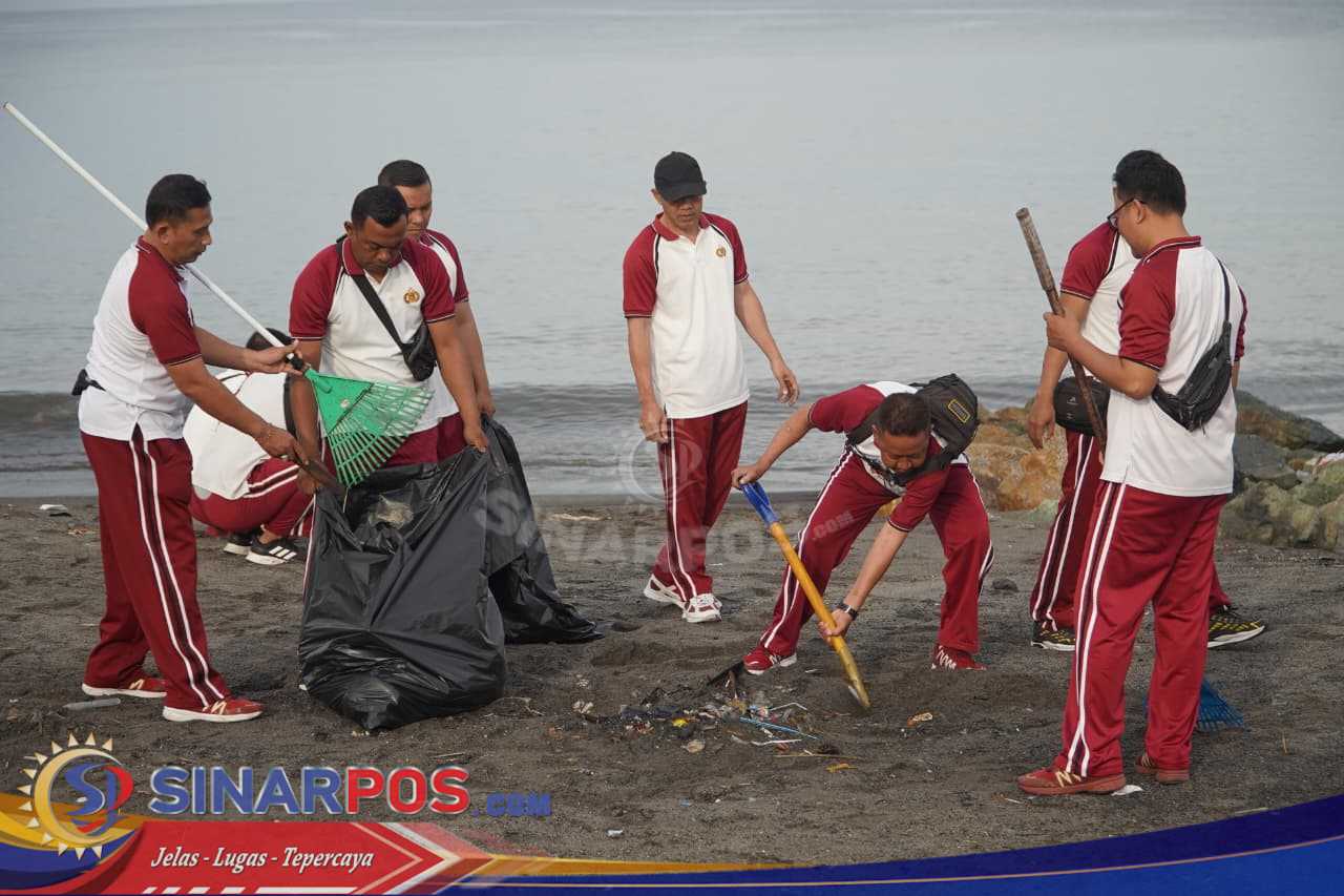 Ditpolairud Polda NTB Gelar Aksi Bersih Pantai di Loang Baloq