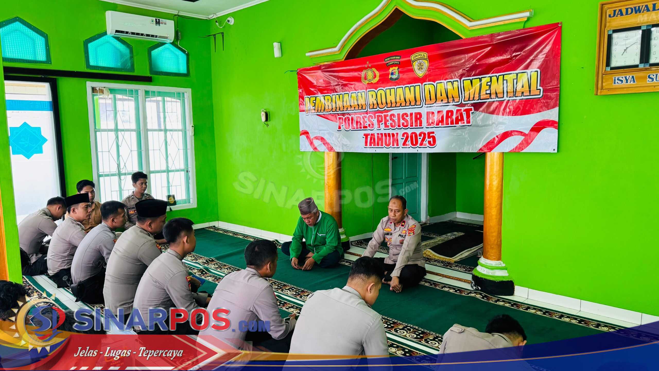 Waka Polres Pimpin Langsung Kegiatan Pembinaan Binrohtal Rutin Di Mushola Al-Arsyad