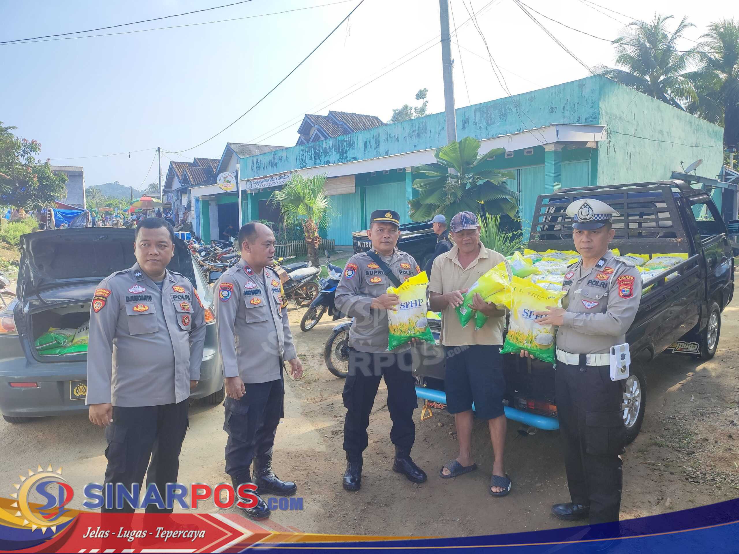 Dukung Pertumbuhan Ekonomi, Polsek Bangkunat Gelar Gerakan Pangan Murah