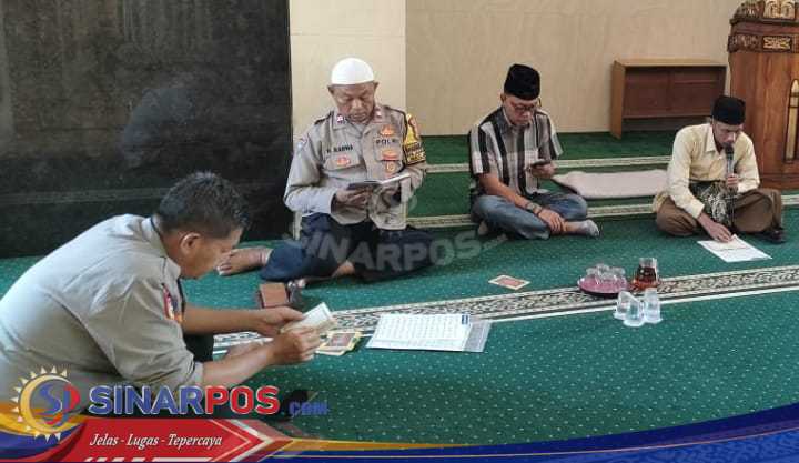 Polsek Klari Gelar Kegiatan Binrohtal di Masjid Al-Danish, Tingkatkan Keimanan, Ketakwaan Serta Mempererat Ukuwah Islamiah