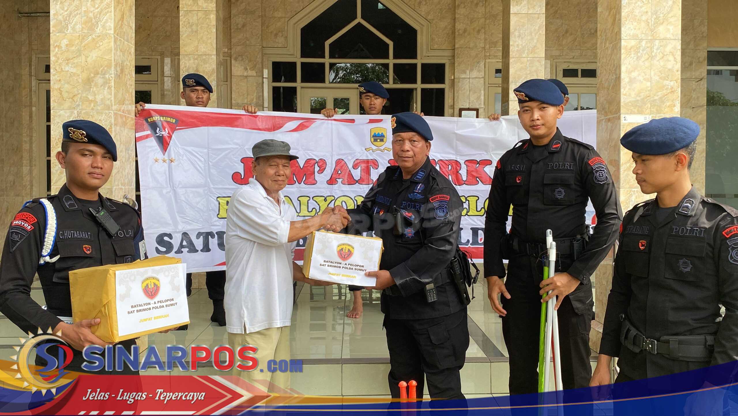 Langkah Berkah di Hari Jum’at! Brimob Polda Sumut Tebar Kebaikan Sambut HUT Ke-80 Korps Brimob Polri
