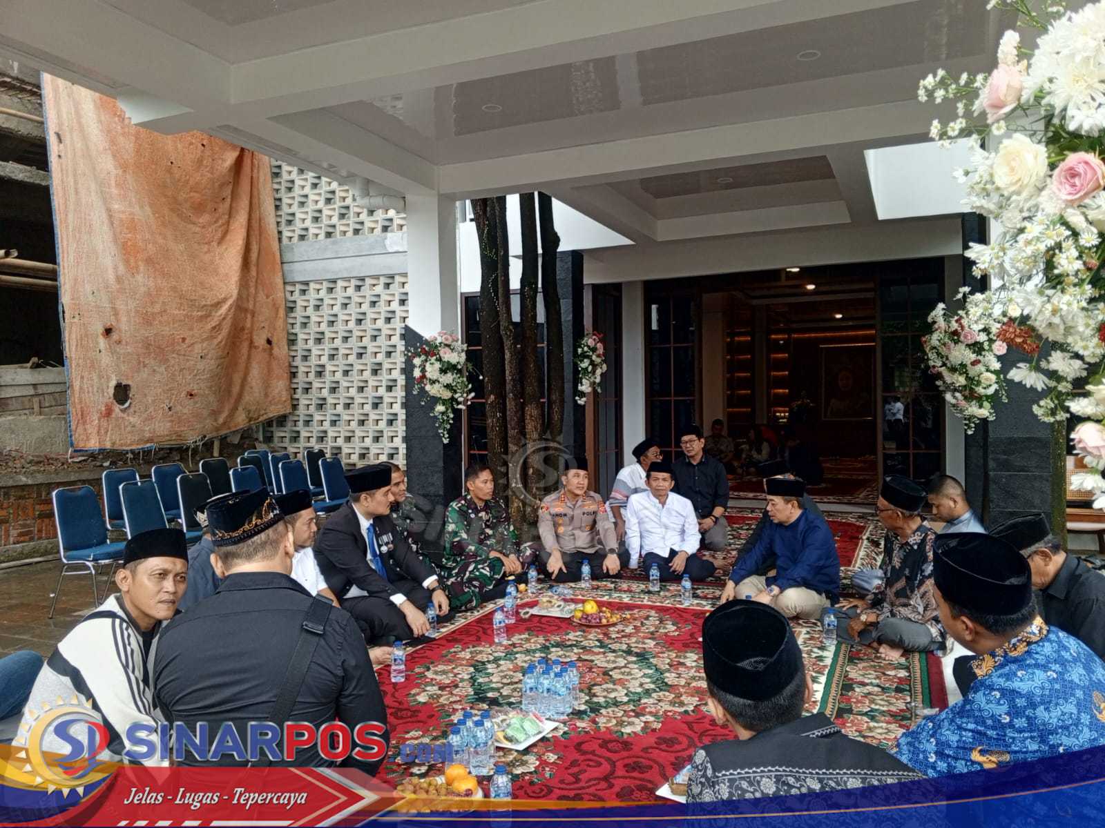 Kapolres Purwakarta Sampaikan Belasungkawa ke Rumah Duka Bupati Purwakarta