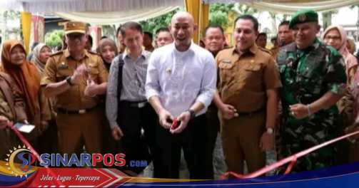 Wali Kota Lubuk Linggau Pimpin Upacara di SMAN 1 dan Resmikan Gedung Aula