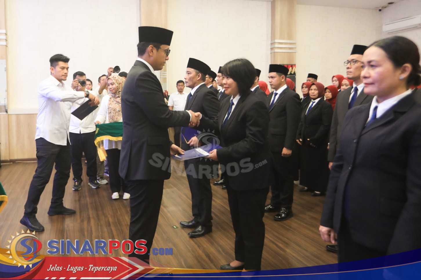 Walikota Medan Lantik 53 Pejabat Fungsional, Rico Waas: Jaga Harga Diri dan Marwah Pemko, Jauhi Narkoba serta Jangan Lakukan Pungli