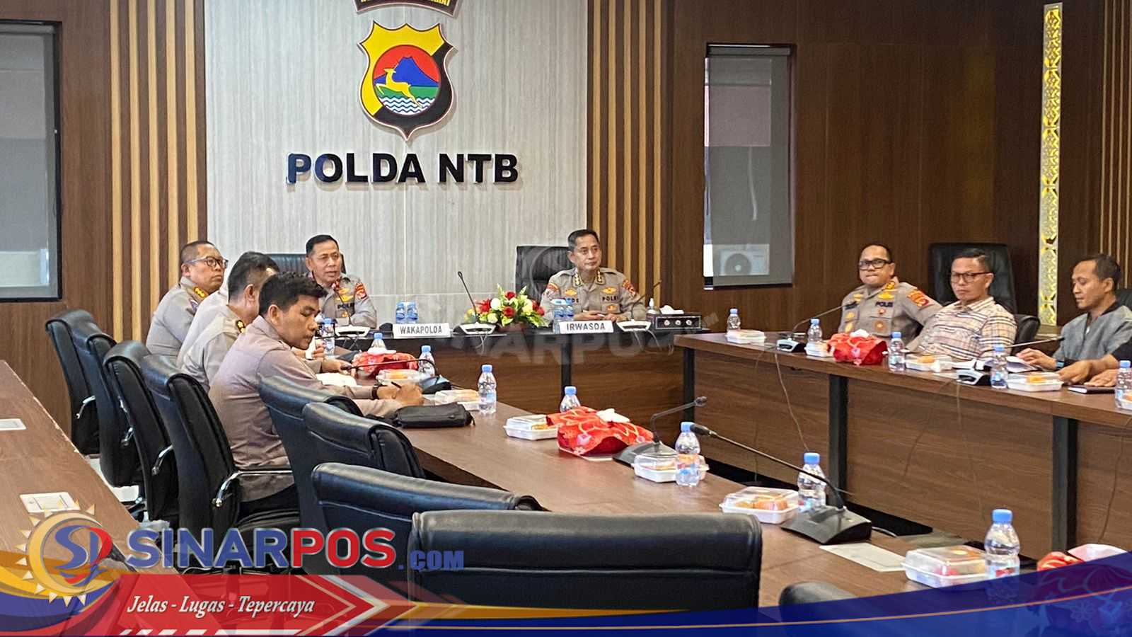 Wakapolda NTB Pimpin Rapat Optimalisasi Layanan Publik Quick Response Call Center 110