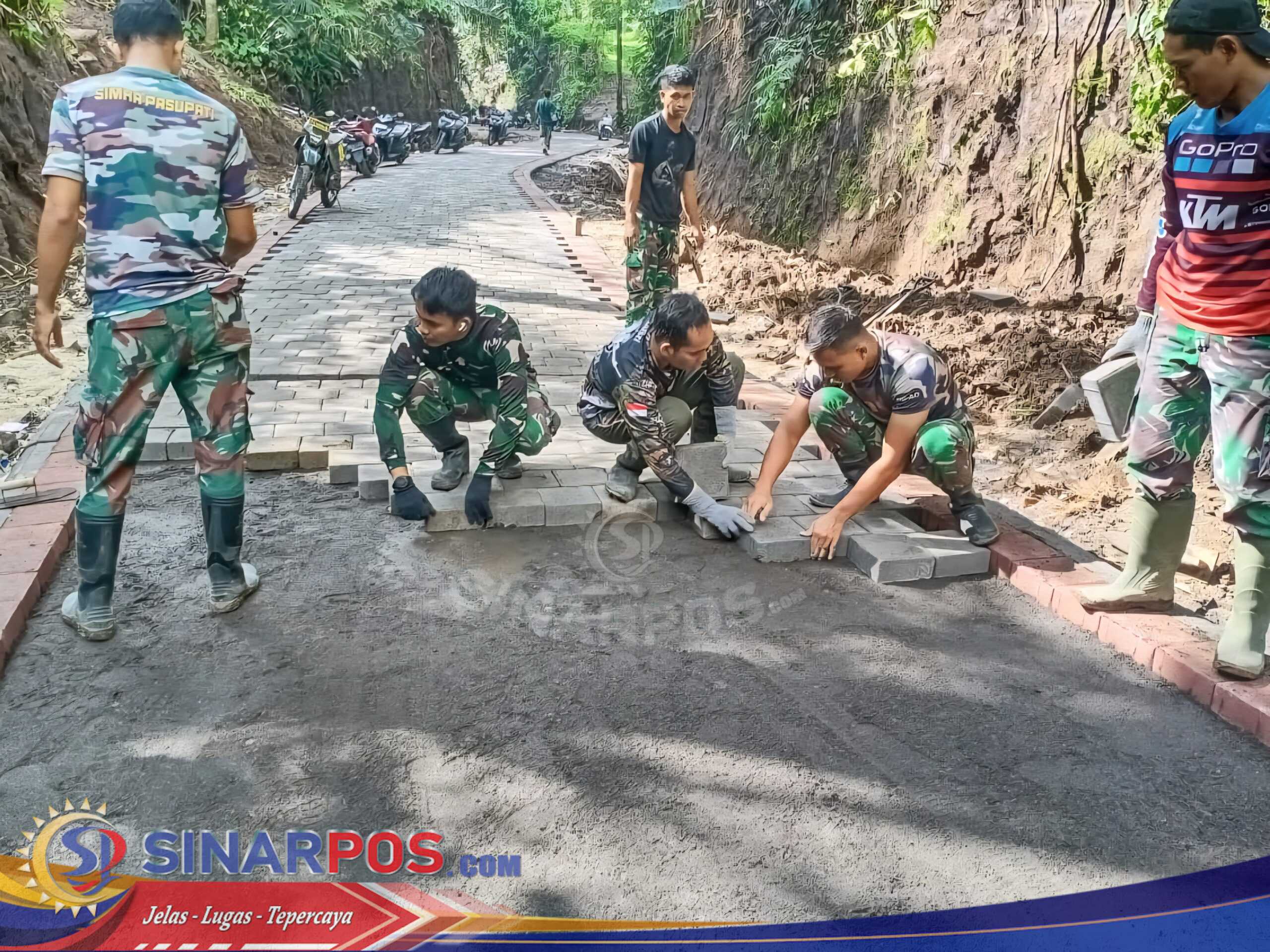 TMMD Ke-126 Kodim 1611/Badung Pengerjaan Infrastruktur Jalan dan Fasilitas Masyarakat Terus Berjalan