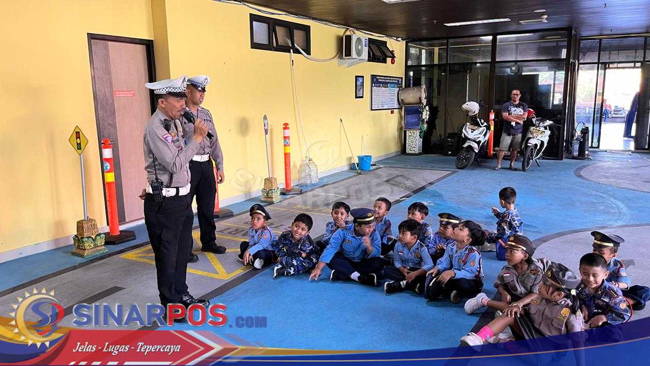 Tertib Lalu Lintas Sejak Dini! Sat Lantas Badung Tanamkan Nilai Disiplin Lewat Program Polisi Sahabat Anak Tertib Lalu Lintas Sejak Dini! Sat Lantas Badung Tanamkan Nilai Disiplin Lewat Program Polisi Sahabat Anak