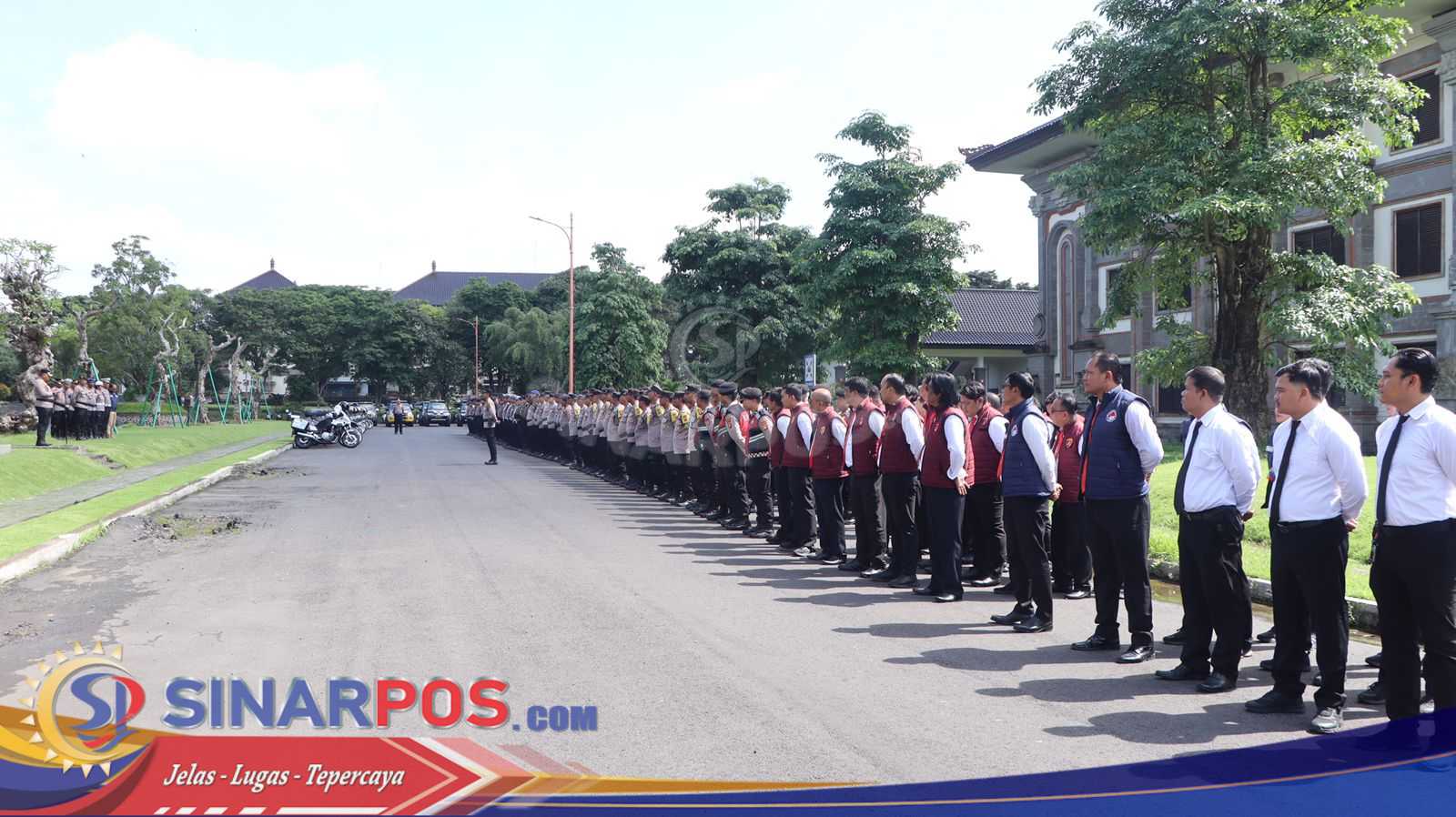 Selamat, Kompol I Gusti Ngurah Sukarata Terima Kenaikan Pangkat Pengabdian Jelang Pensiun