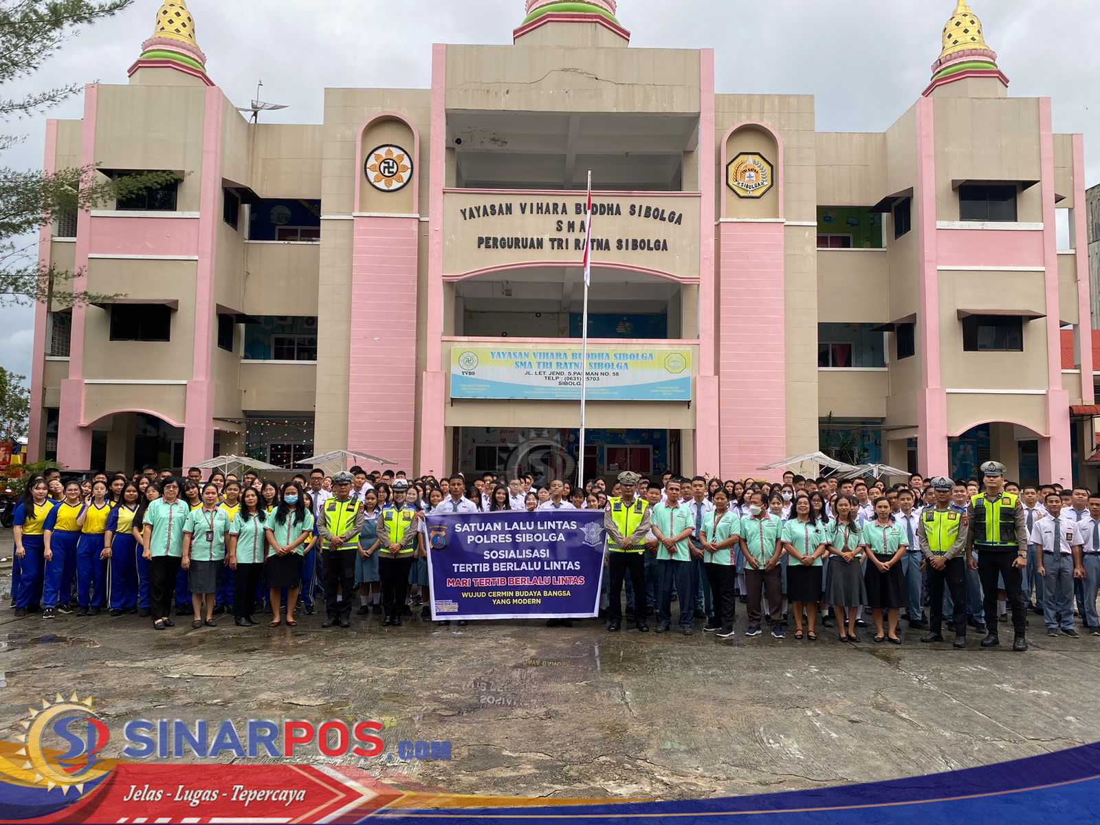 Edukasi Keselamatan, Sat Lantas Polres Sibolga Sambangi SMA Tri Ratna Lewat Program Police Goes To School