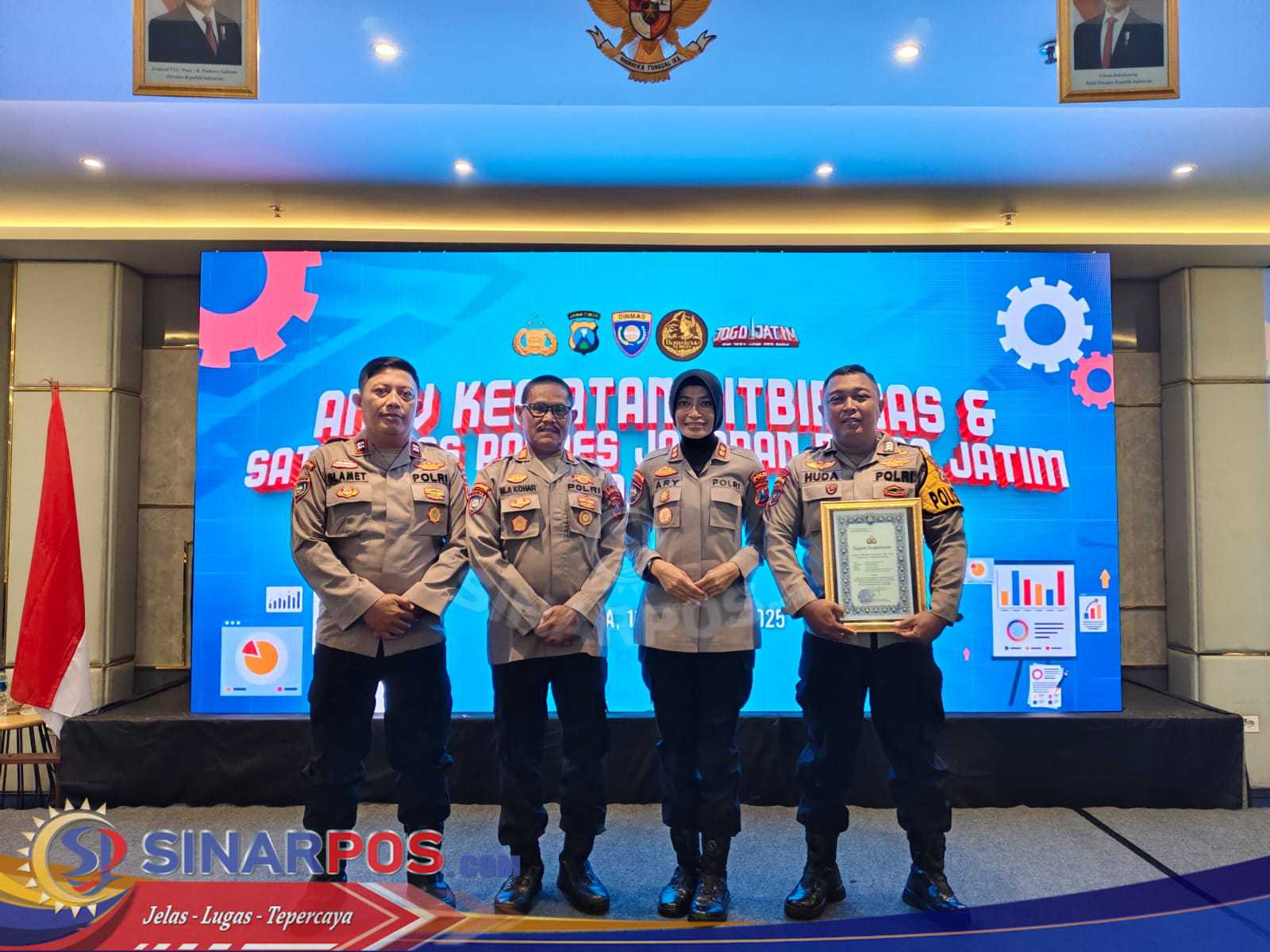 Polres Sumenep terima penghargaan Polda Jatim atas Banit Binpolmas bangun Masjid dan TPQ bersama Masyarakat