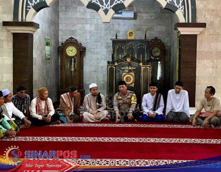 Polsek Klari Gelar Program “Jum’at Curhat” Bersama Jamaah Masjid Jami Miftahutaqwa Polsek Klari Gelar Program “Jum’at Curhat” Bersama Jamaah Masjid Jami Miftahutaqwa